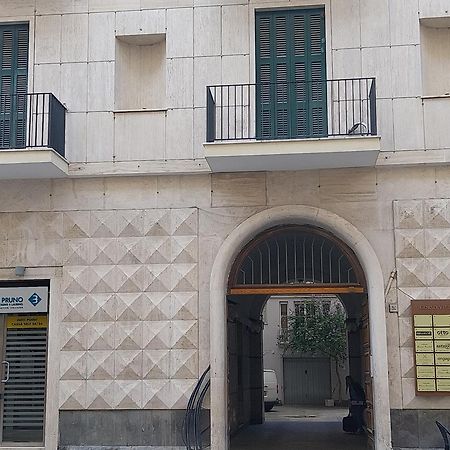 Casa Vacanza La Maison De Losyram Art Salerno Bagian luar foto