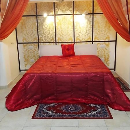 Casa Vacanza La Maison De Losyram Art Salerno Bagian luar foto