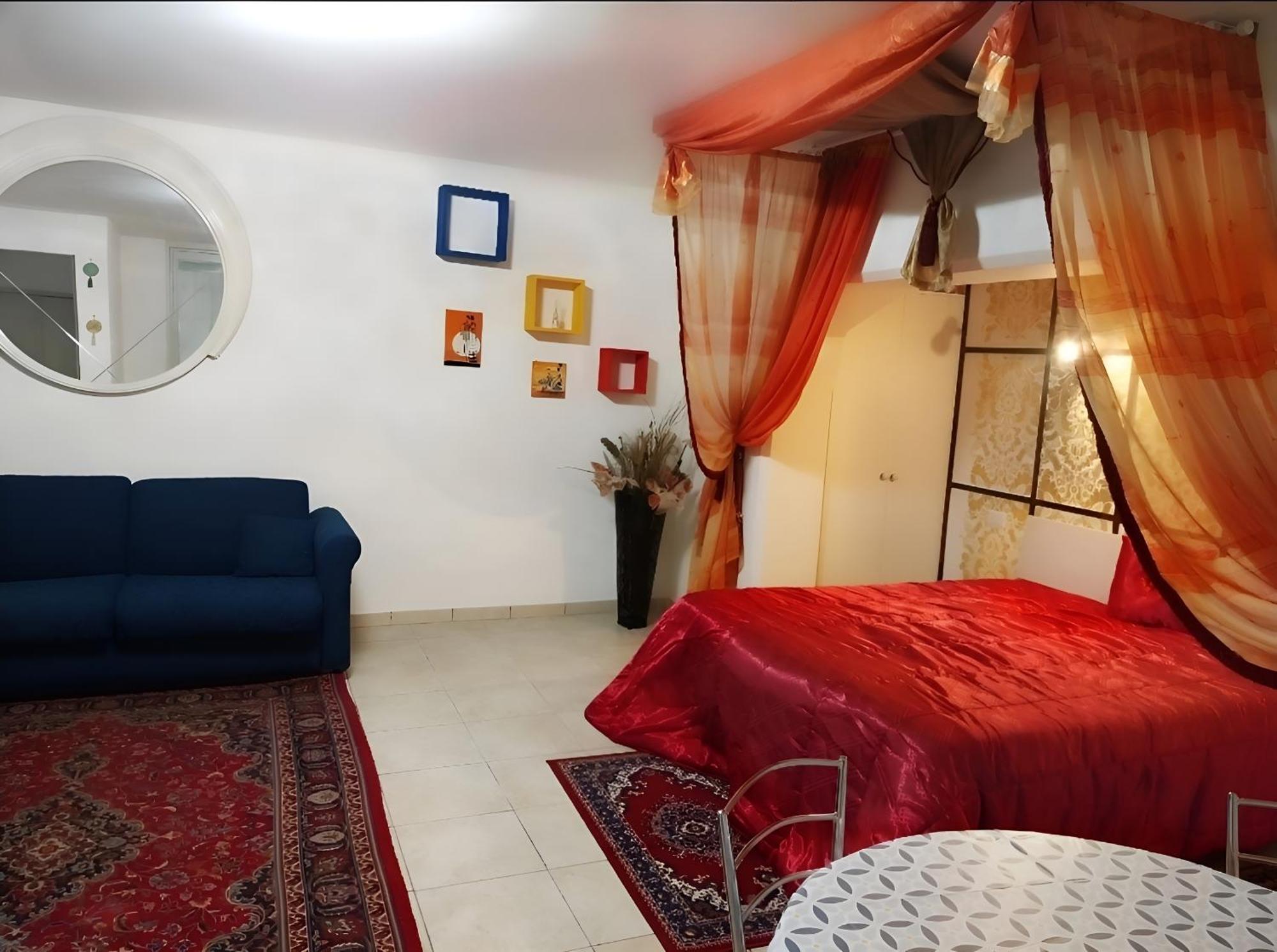 Casa Vacanza La Maison De Losyram Art Salerno Bagian luar foto