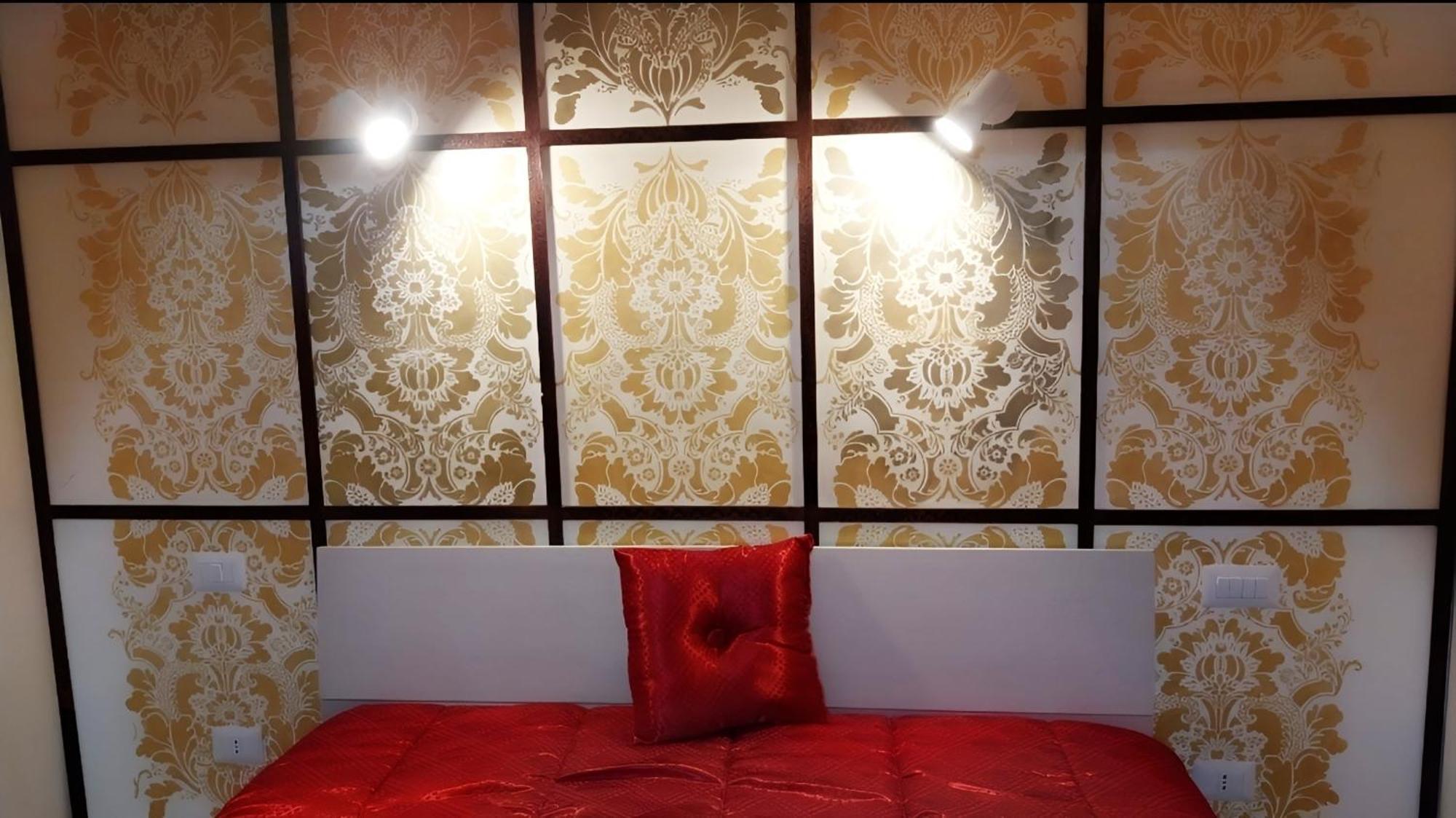 Casa Vacanza La Maison De Losyram Art Salerno Bagian luar foto