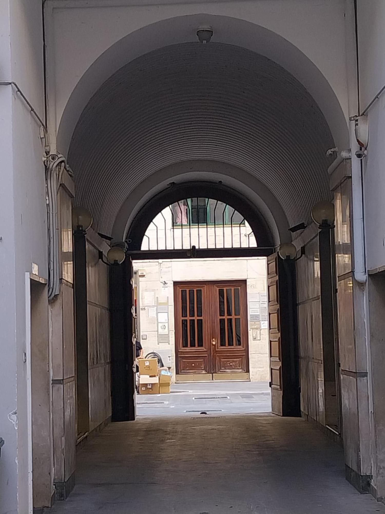 Casa Vacanza La Maison De Losyram Art Salerno Bagian luar foto